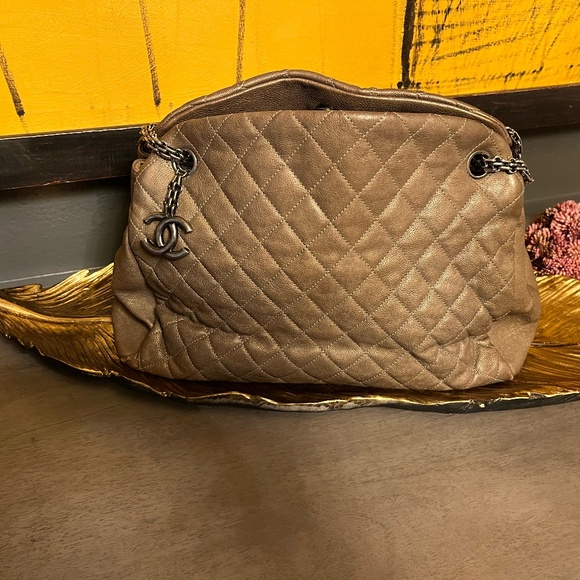 CHANEL BEAUTIFUL VINTAGE BAG - Picture 1 of 10